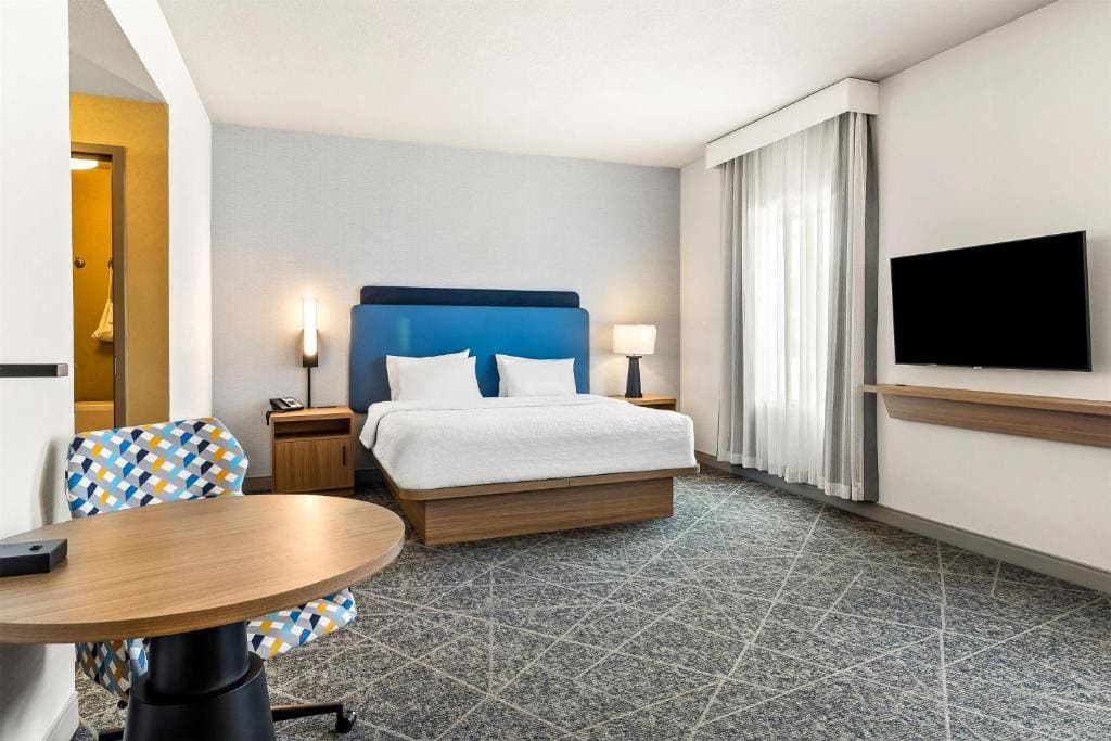 Hampton Inn and Suites Merced - View 6