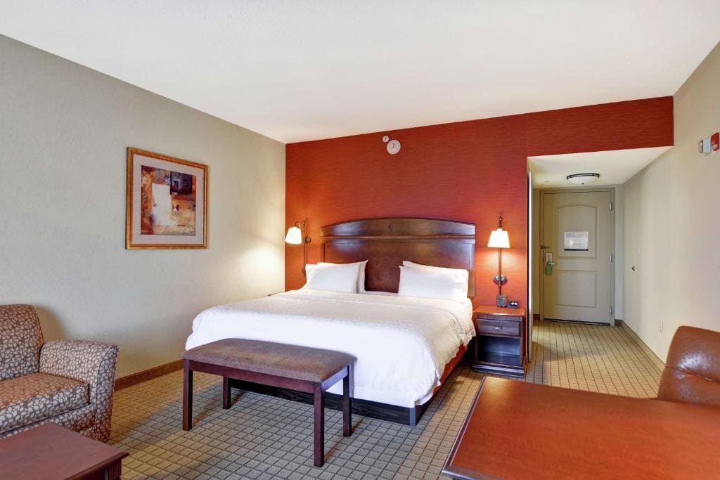 Hampton Inn and Suites Peoria at Grand Prairie - View 7