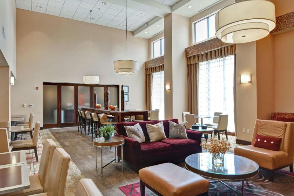 Hampton Inn and Suites Peoria at Grand Prairie - View 4