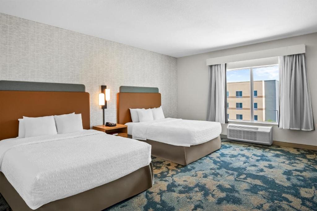Hampton Inn and Suites Waxahachie - View 2