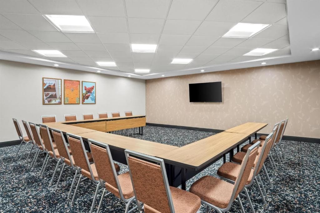 Hampton Inn and Suites Waxahachie - View 4