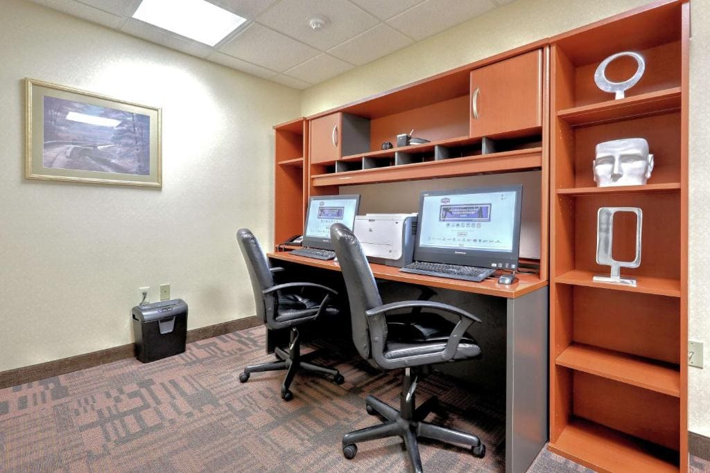 Hampton Inn Batavia - View 4