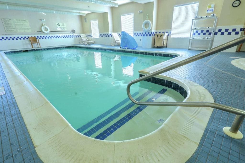 Hampton Inn Batavia - View 3