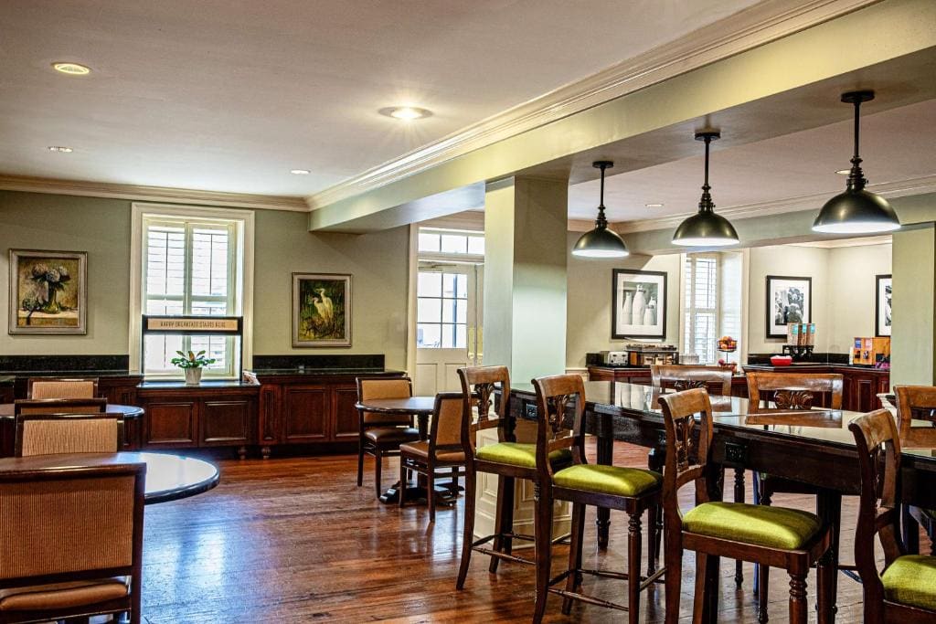 Hampton Inn Charleston-Historic District - View 4
