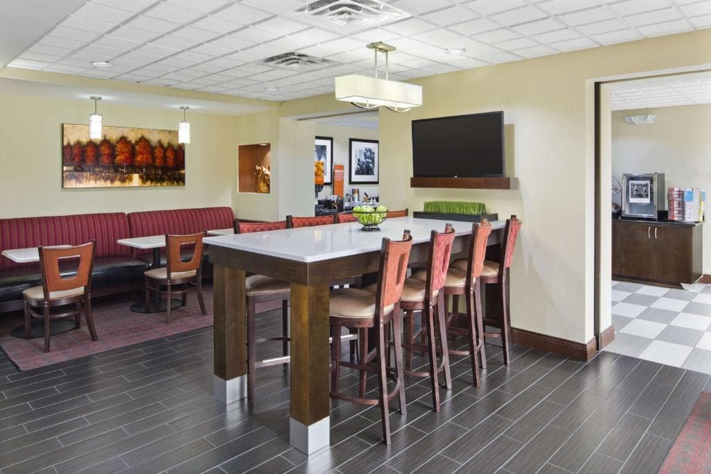 Hampton Inn Hinesville - View 3