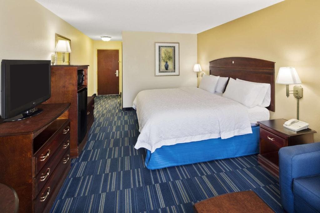 Hampton Inn Hinesville - View 7