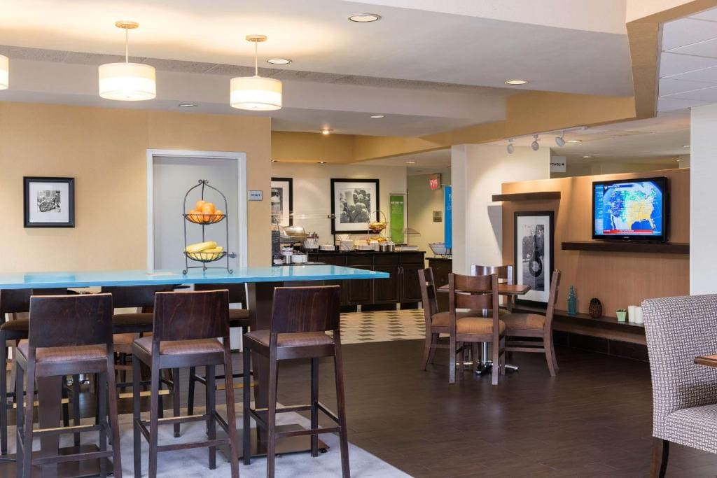 Hampton Inn Milwaukee Northwest - View 4