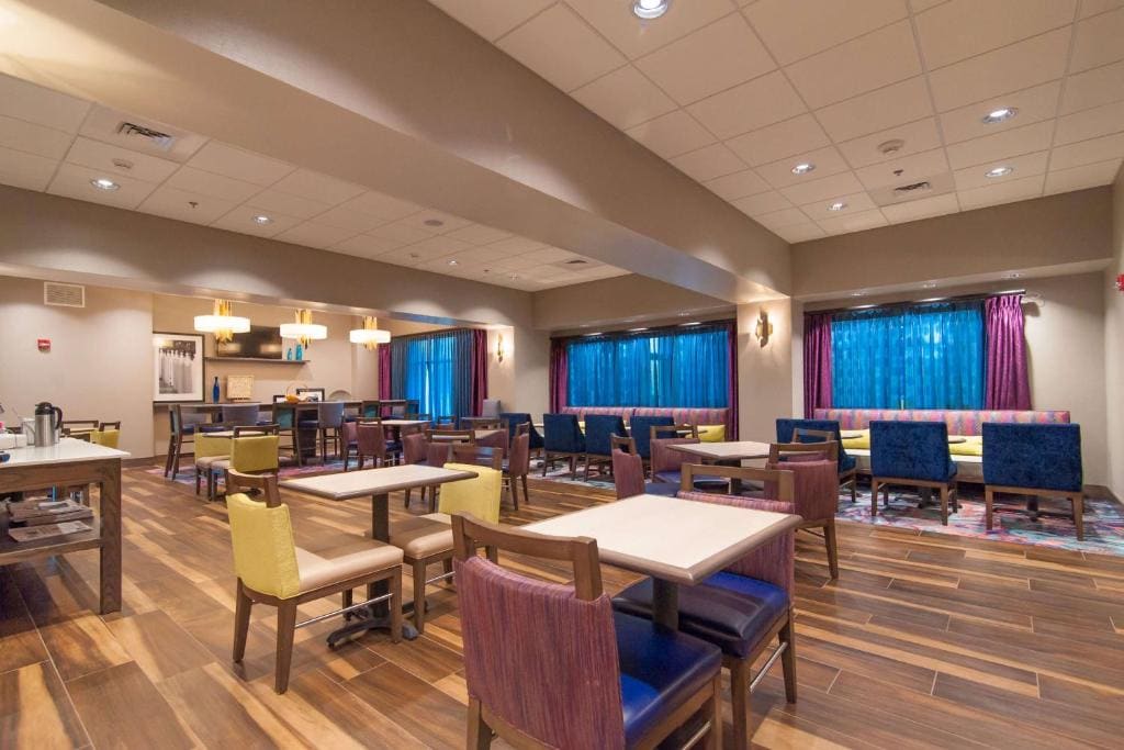 Hampton Inn Norwich - View 5