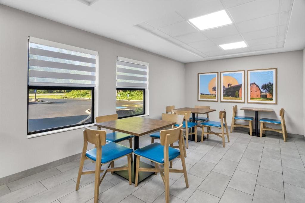 Hampton Inn Portage - View 3