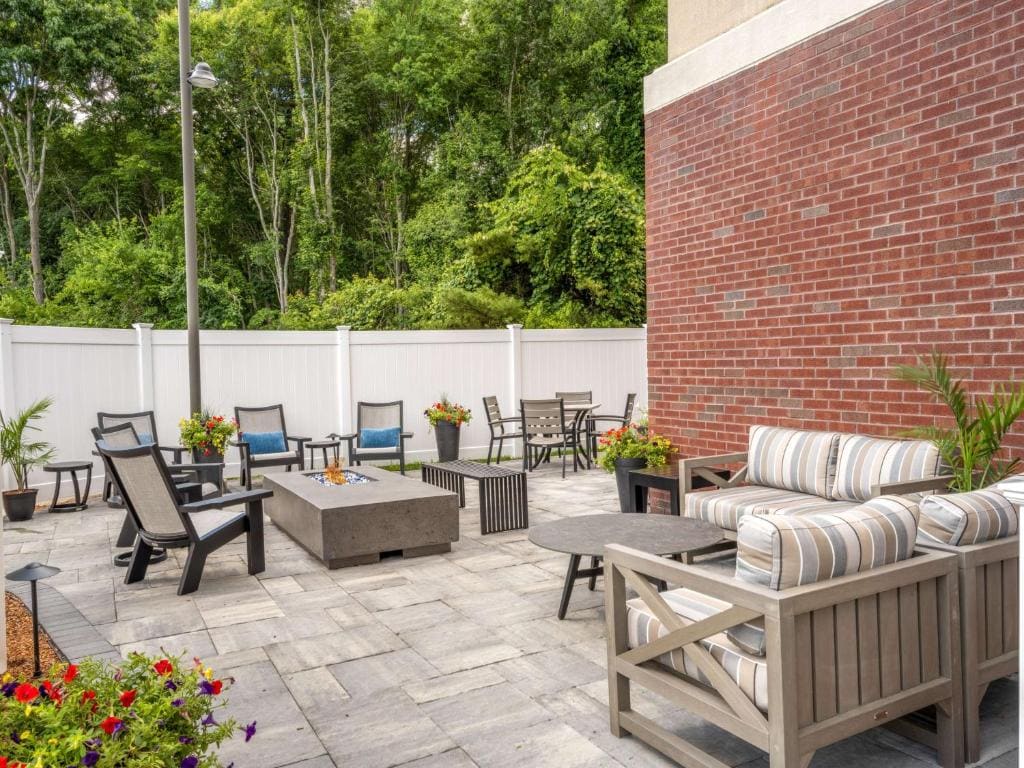 Hampton Inn Raynham-Taunton - View 4