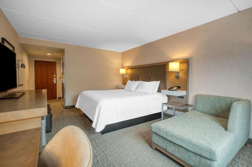 Hampton Inn Raynham-Taunton - View 6