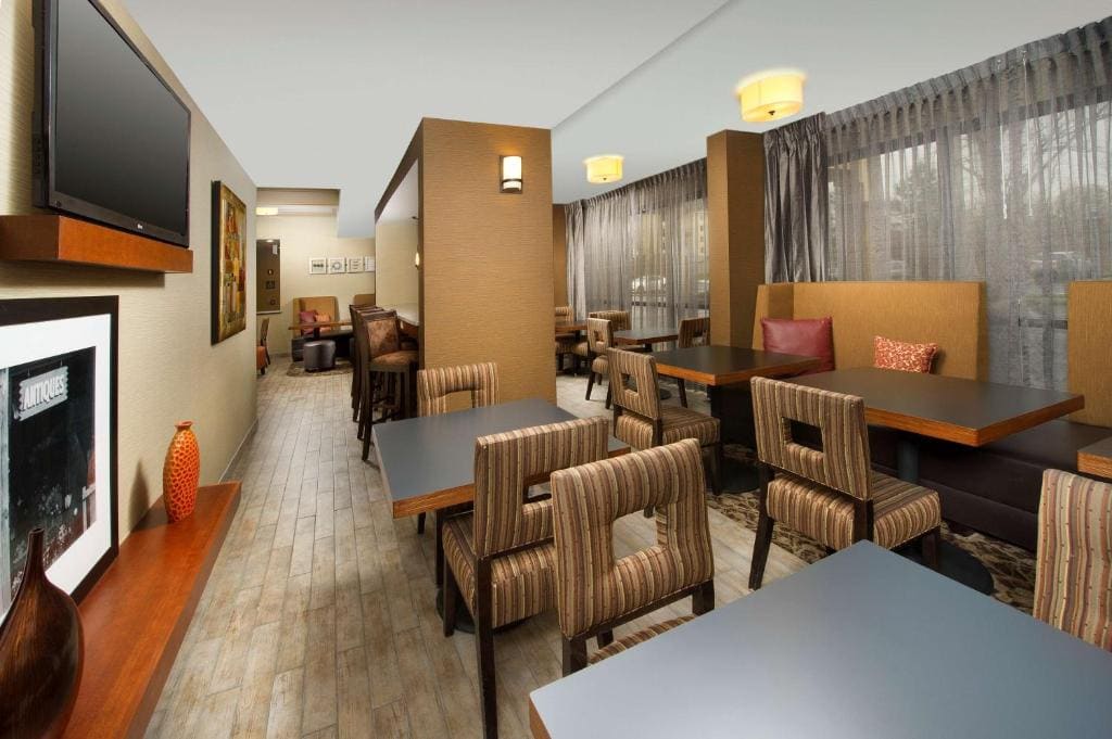 Hampton Inn Rochester Greece - View 4