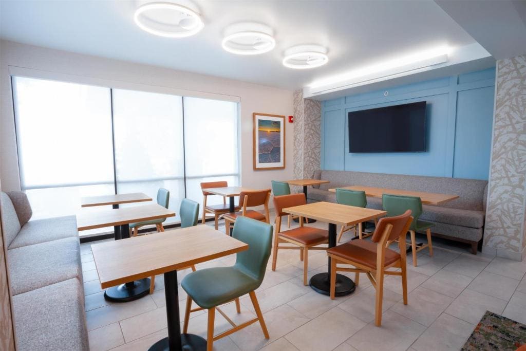 Hampton Inn Salt Lake City-North - View 5