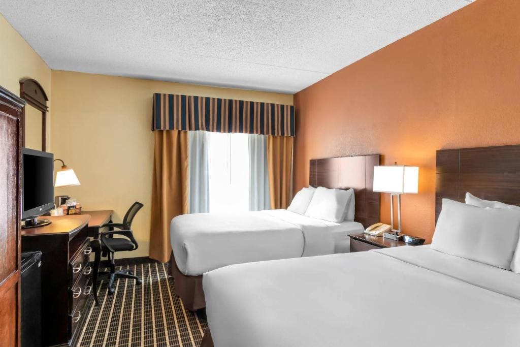 Comfort Inn & Suites Somerset - New Brunswick - View 6