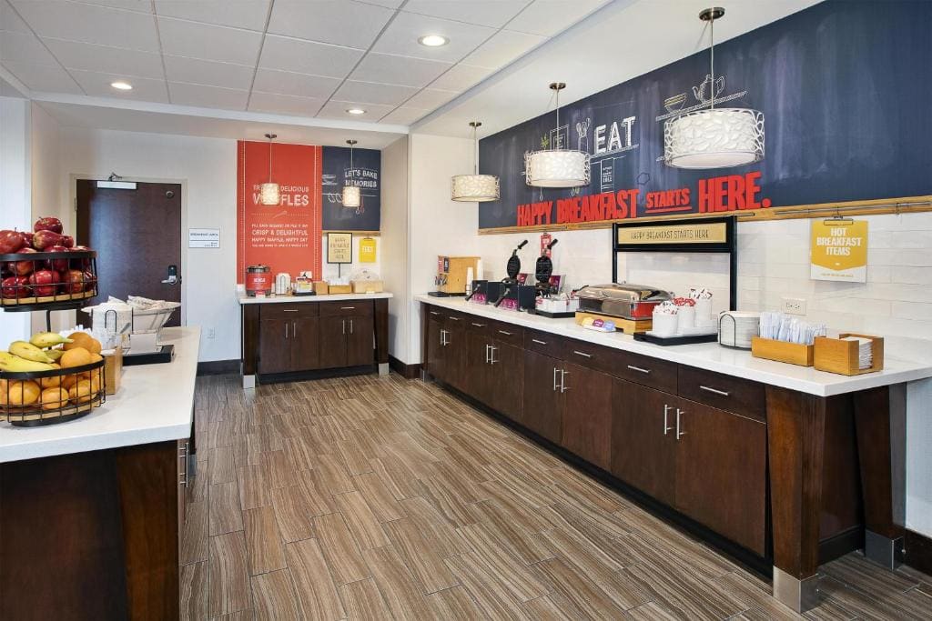 Hampton Inn by Hilton West Bloomfield Novi - View 4