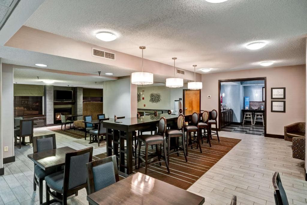 Hampton Inn State College - View 4
