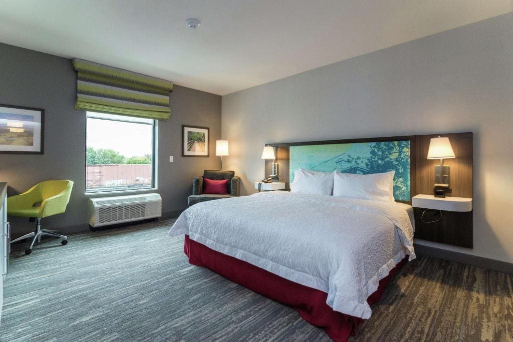 Hampton Inn & Suites - Allen Park - View 6