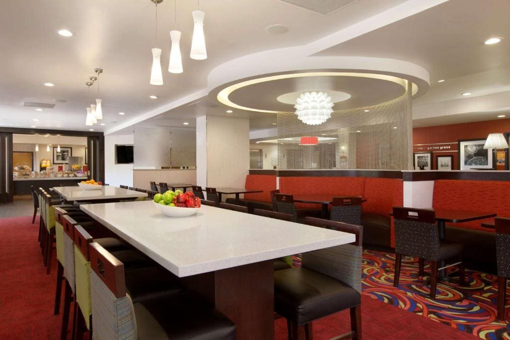 Hampton Inn & Suites Anaheim Garden Grove - View 3