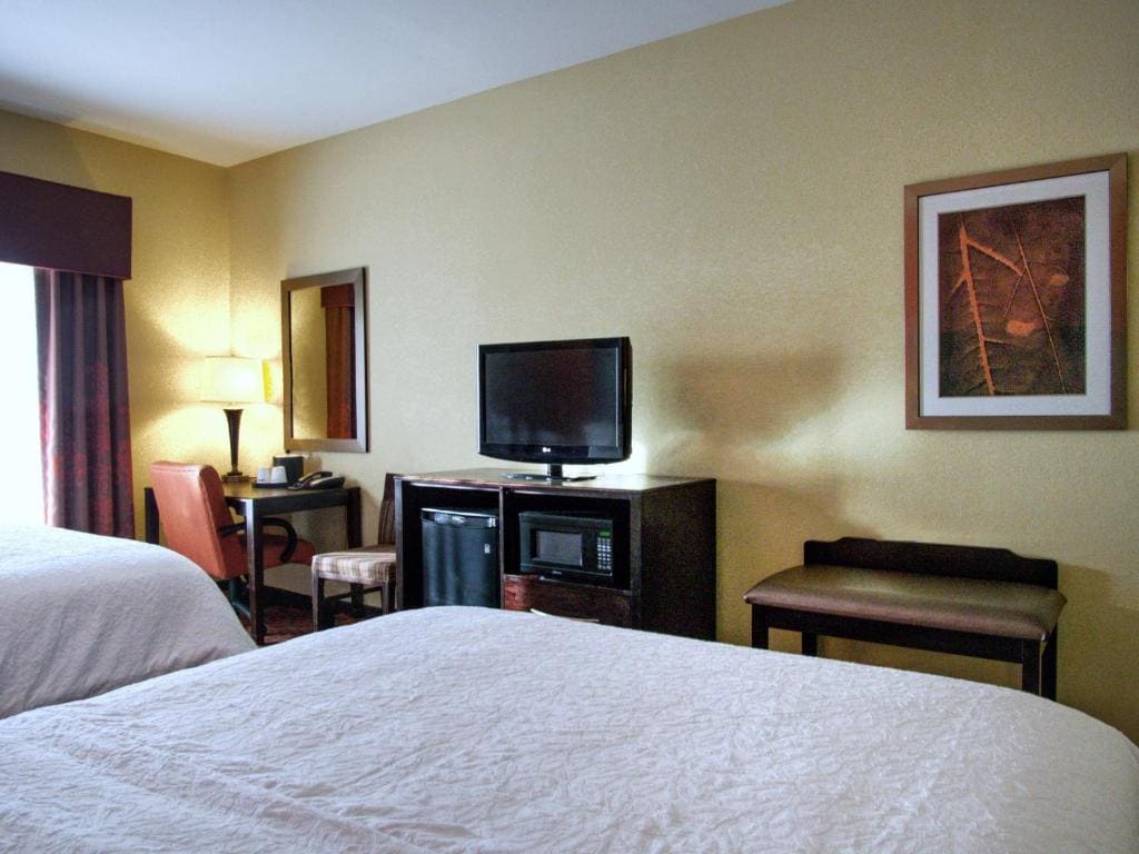 Hampton Inn & Suites Elk City - View 7