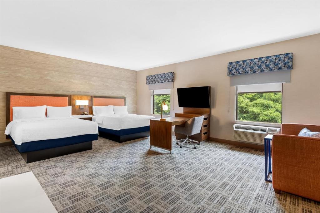 Hampton Inn & Suites Grove City - View 2