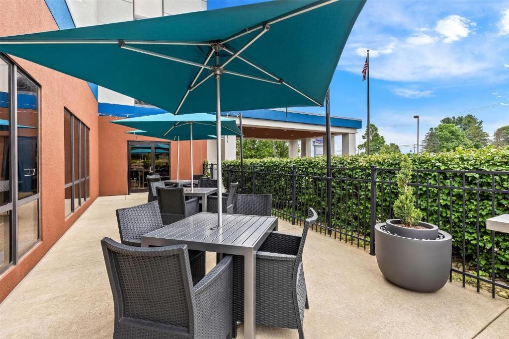 Hampton Inn & Suites Grove City - View 5
