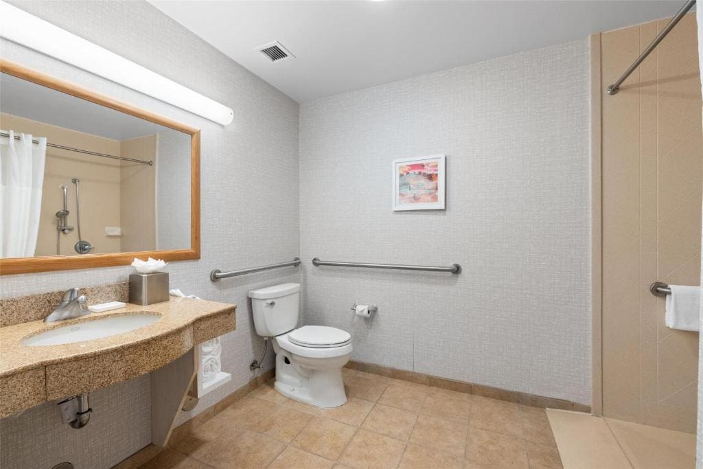 Hampton Inn & Suites Madera - View 6