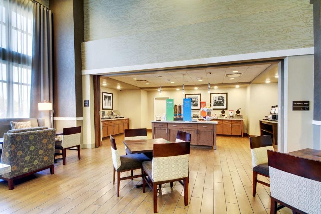 Hampton Inn & Suites Milwaukee West - View 5