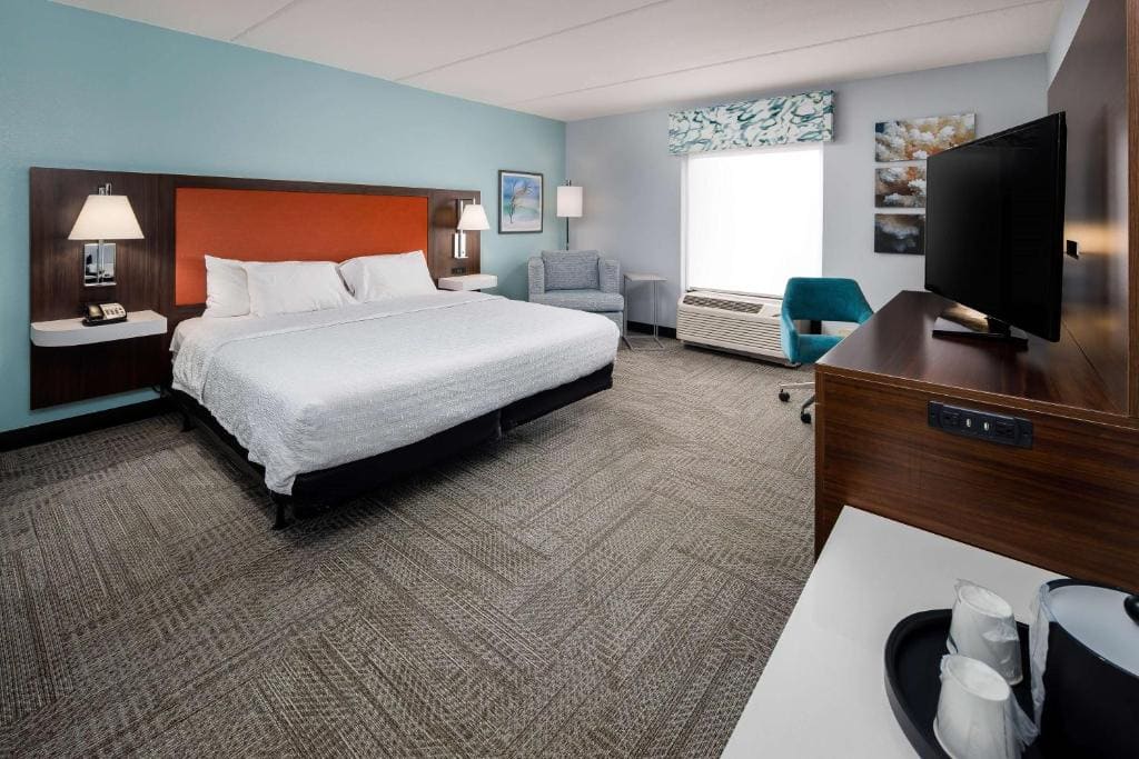 Hampton Inn & Suites Navarre - View 7