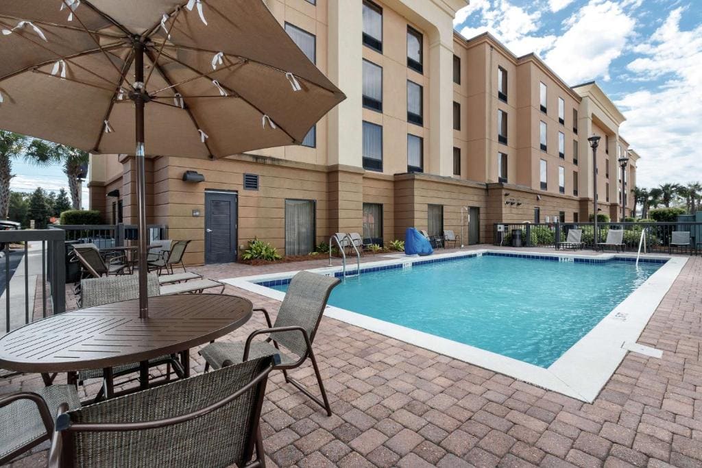 Hampton Inn & Suites Navarre - View 5