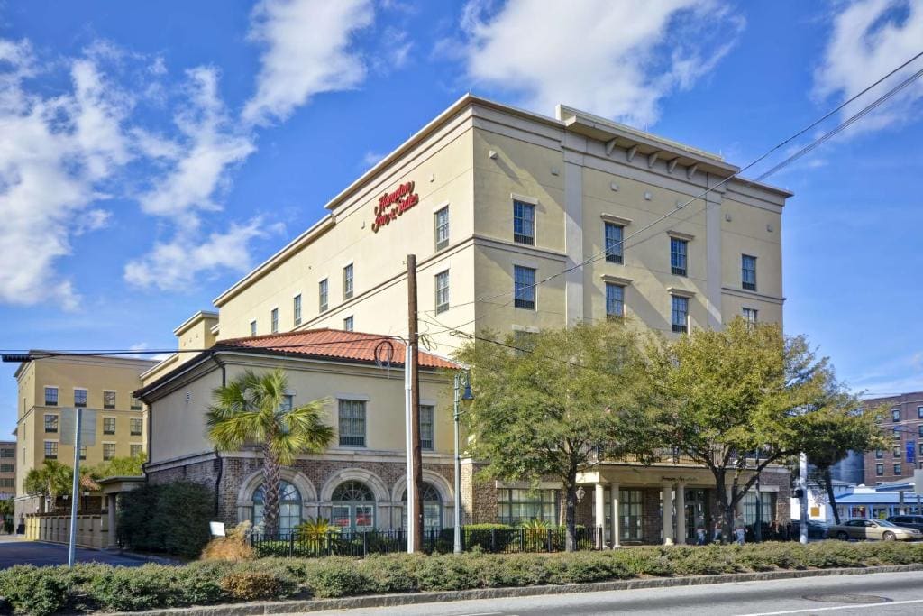 Hampton Inn & Suites Savannah Historic District - Main view