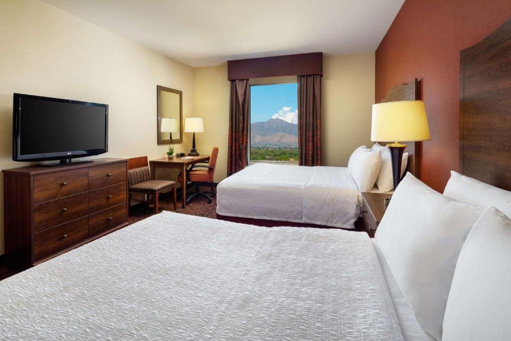 Hampton Inn & Suites Scottsdale at Talking Stick - View 7