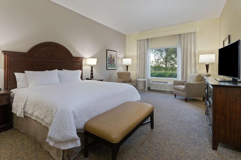 Hampton Inn & Suites Wellington - View 7
