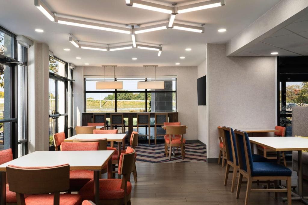 Hampton Inn Norfolk/Virginia Beach - View 3