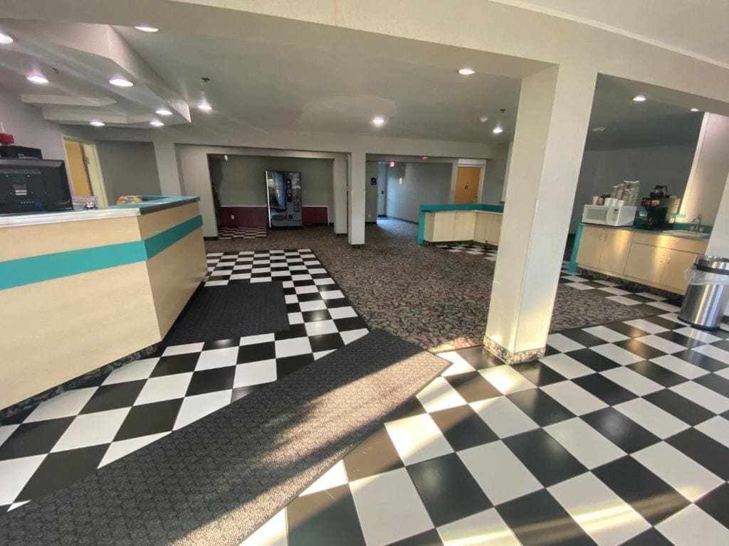 Motel 6 McAlester OK - South - View 4