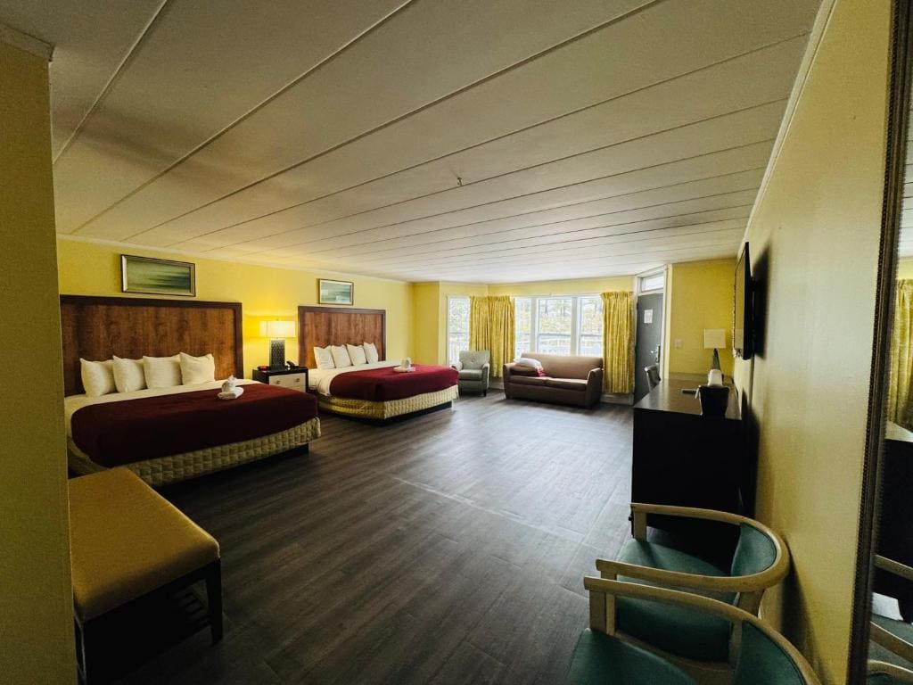 Heart of Manteo - View 2