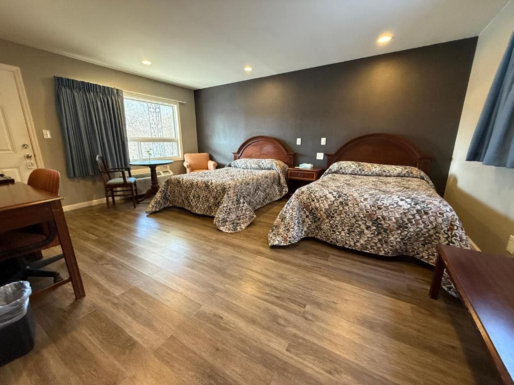 Heidi's Inn - View 2