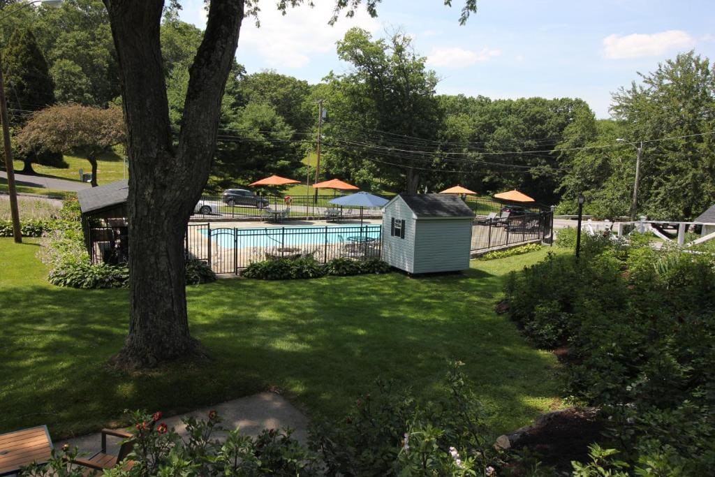 Heidi's Inn - View 6