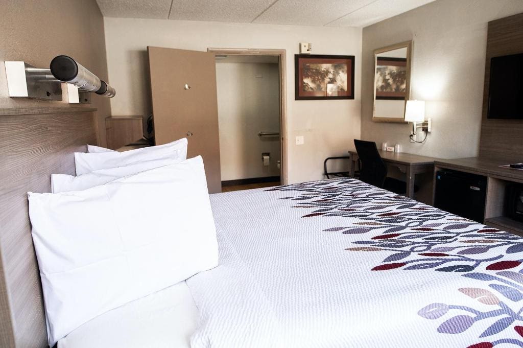 Red Roof Inn Rochester - Henrietta - View 6