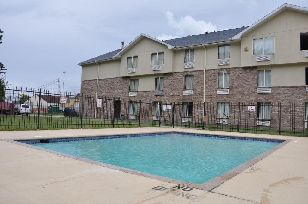 Heritage Inn - View 3