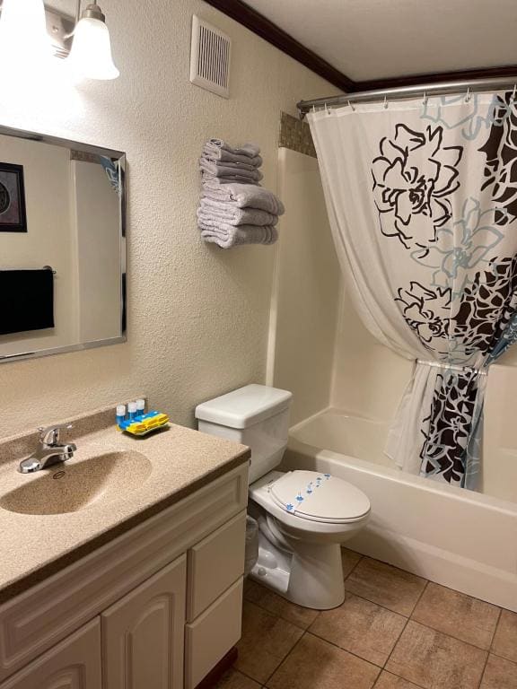 Highland Court Motel - View 4