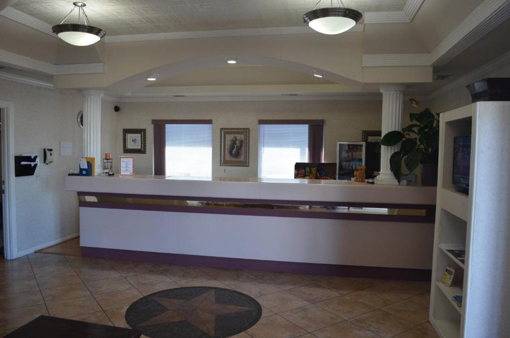 Hill Country Inn - View 4