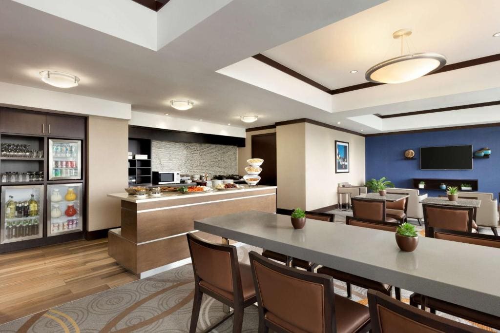 Hilton Baltimore BWI Airport - View 3