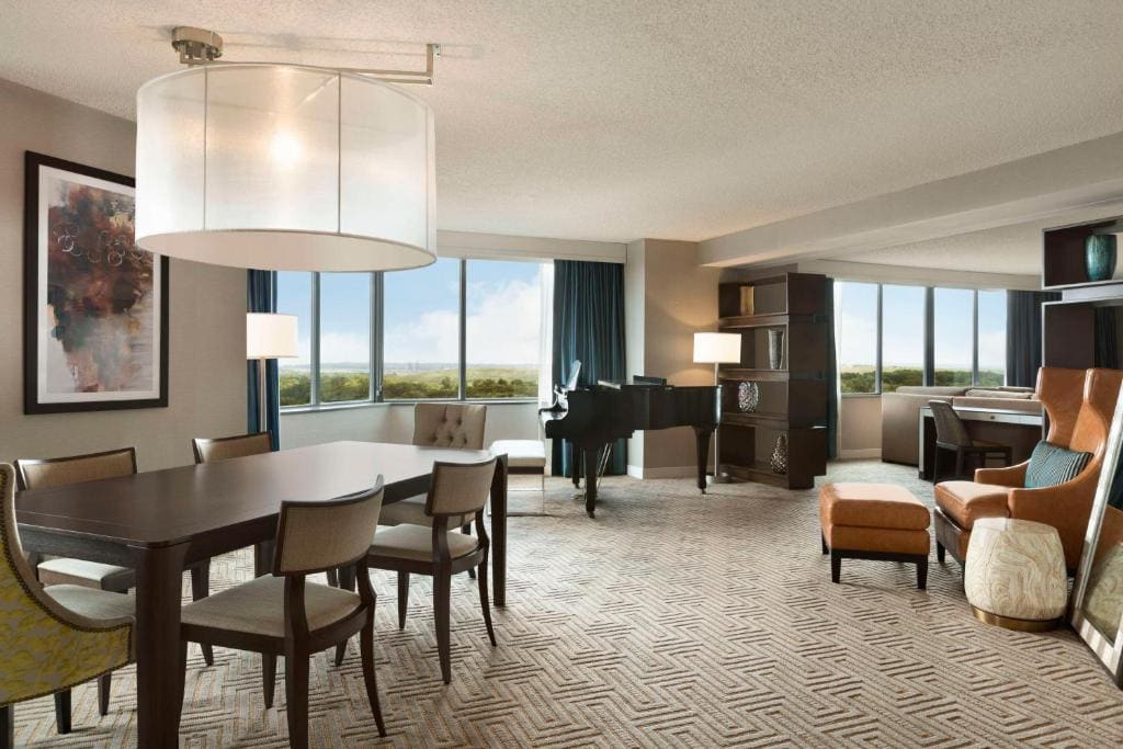 Hilton East Brunswick - View 7