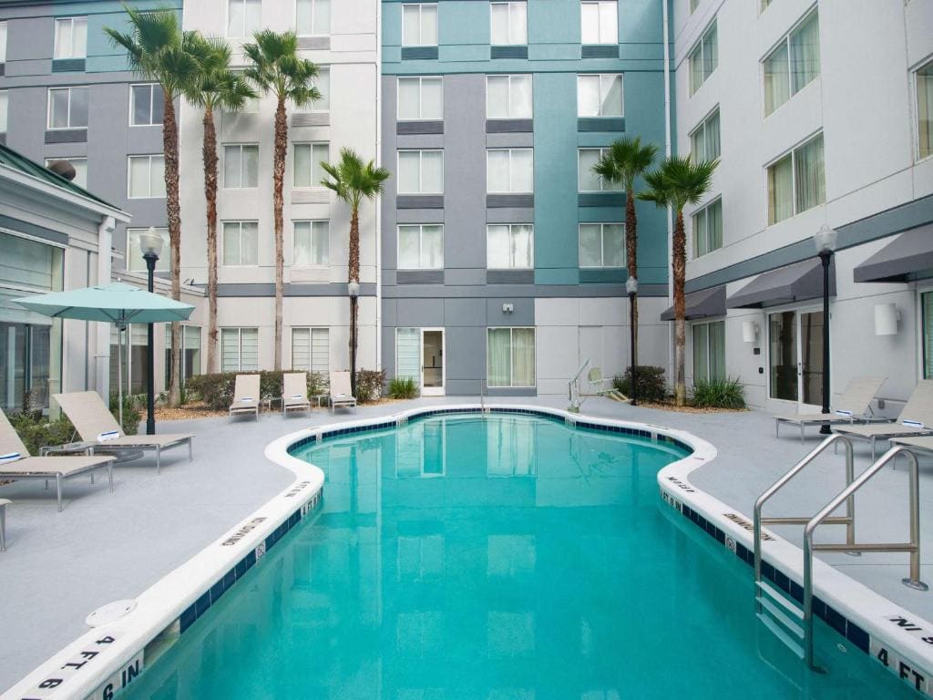 Hilton Garden Inn Jacksonville JTB/Deerwood Park - View 4