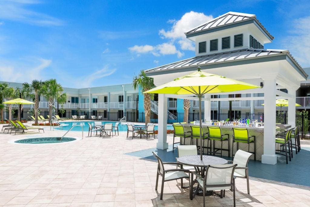 Hilton Garden Inn Key West / The Keys Collection - View 4