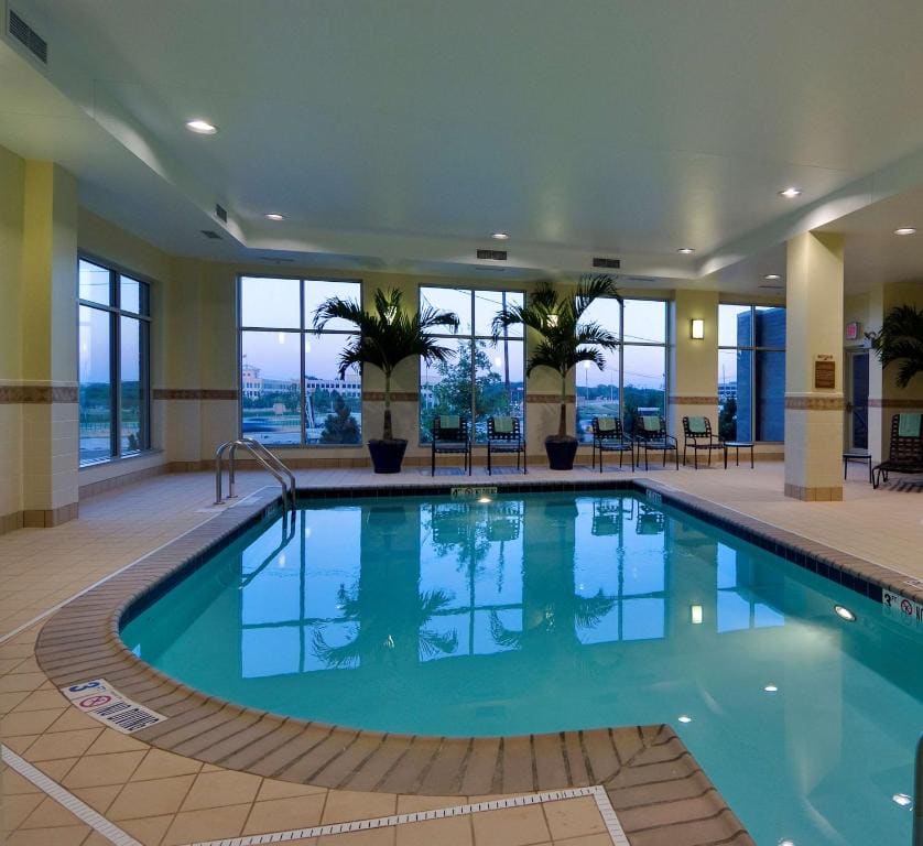 Hilton Garden Inn Lake Forest Mettawa - View 4