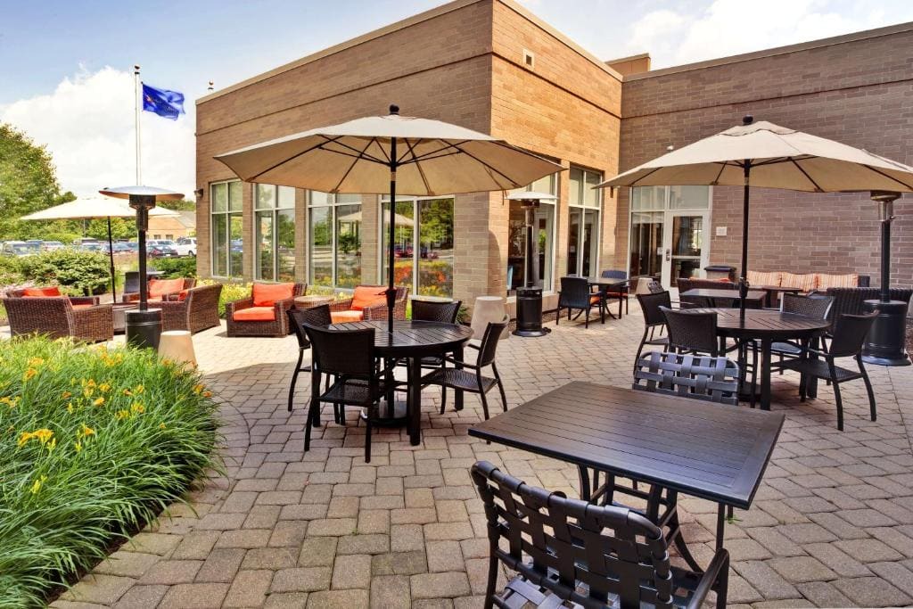 Hilton Garden Inn Lake Forest Mettawa - View 6