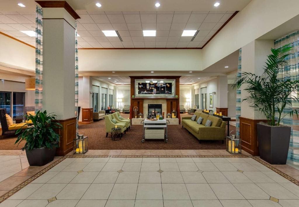 Hilton Garden Inn Lake Forest Mettawa - View 5