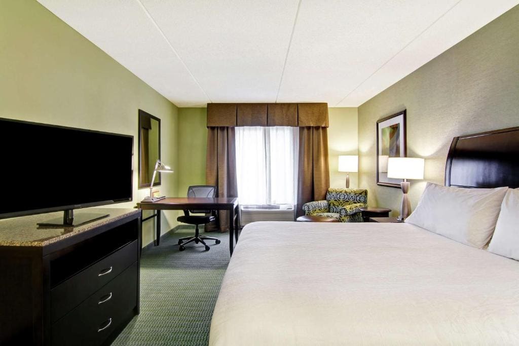 Hilton Garden Inn Woodbridge - View 7