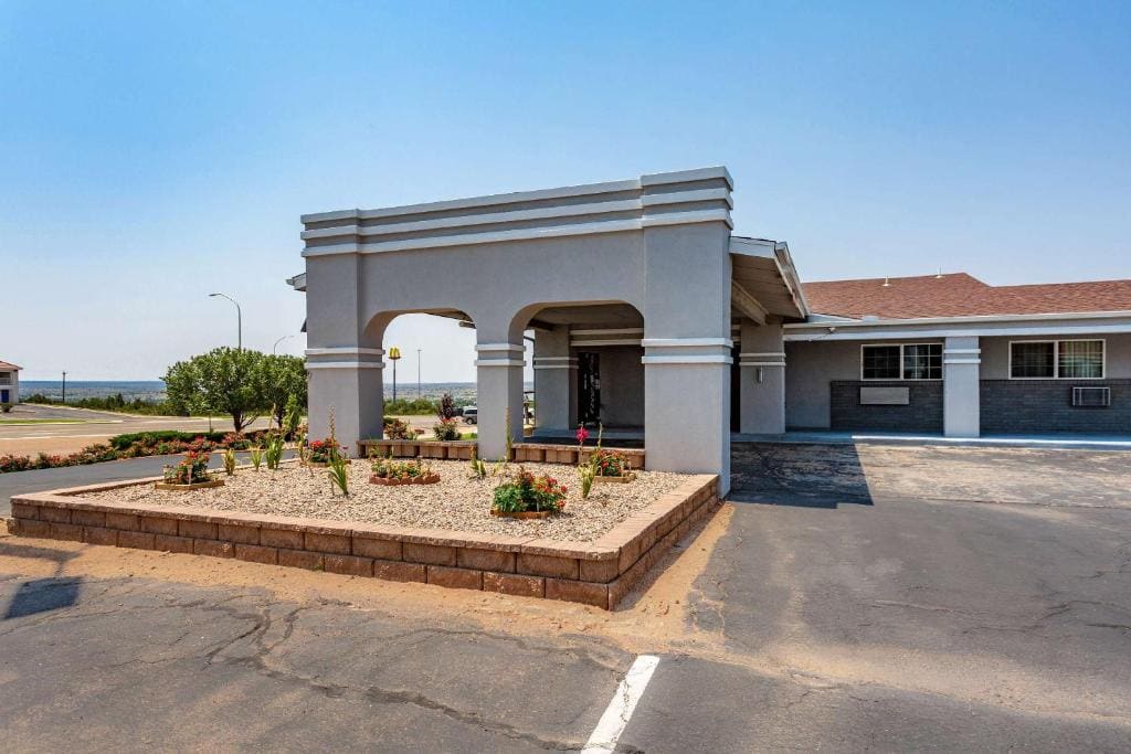 Econo Lodge Inn & Suites Santa Rosa - Main view